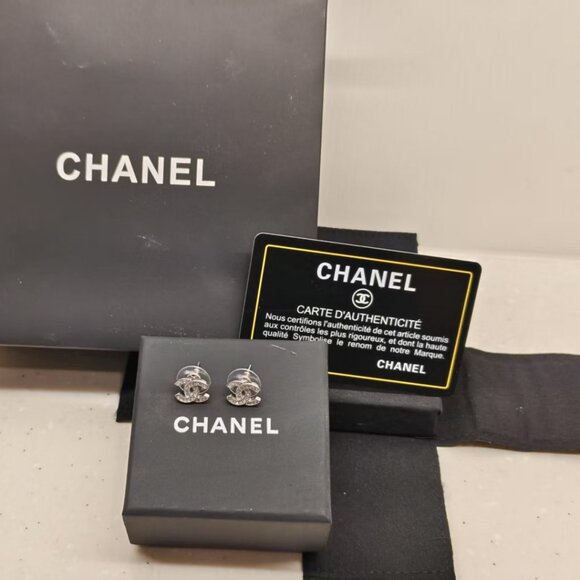 Chanel classic double C Silver earrings - Picture 1 of 4